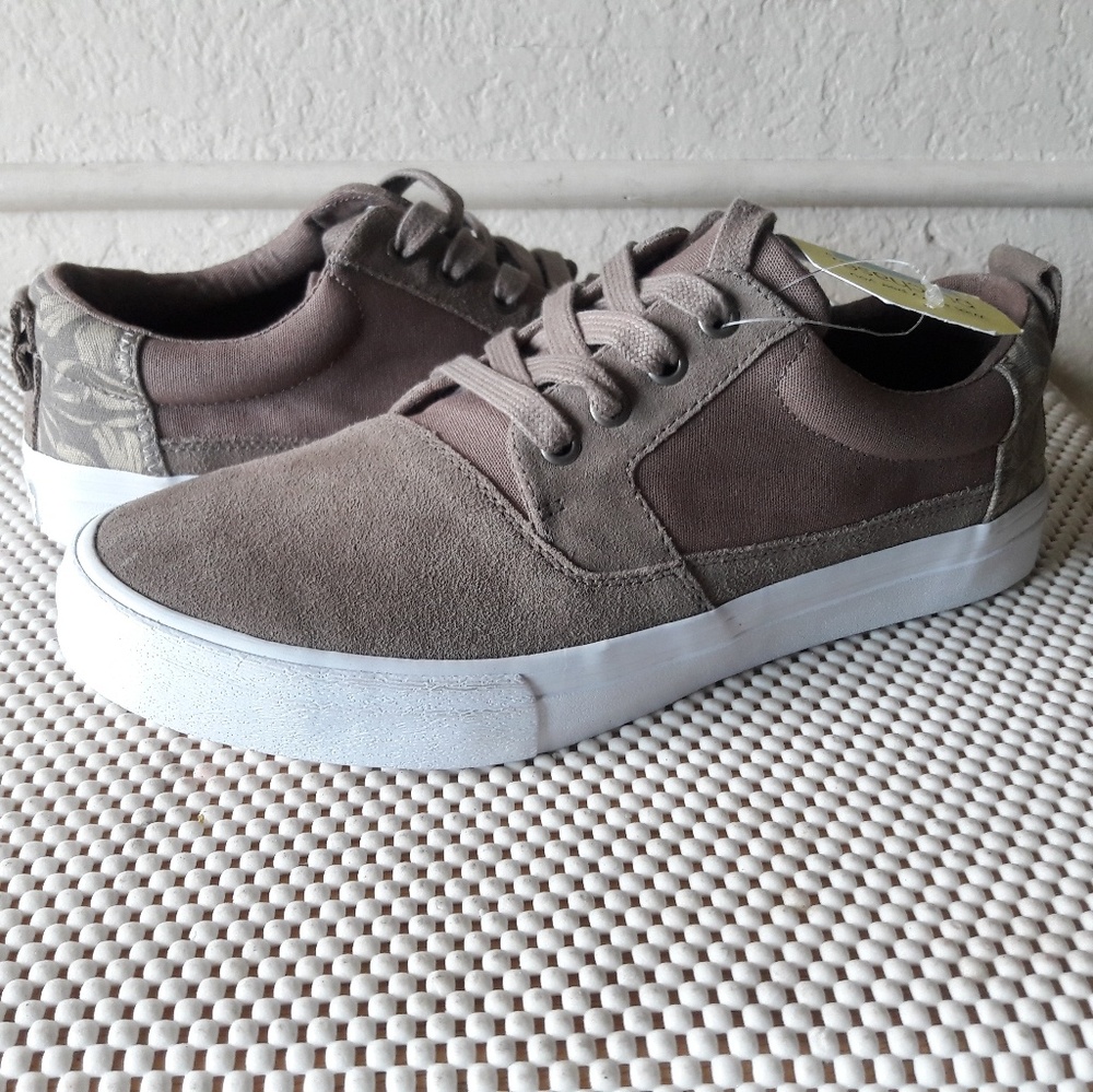 Toms